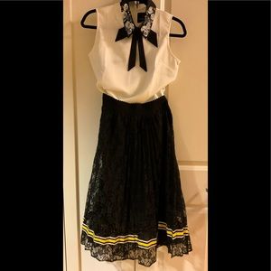 skirt and sleeveless blouse with detachable embroidered collar
